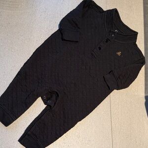 Gap Black Quilted Baby Onesie 6-12